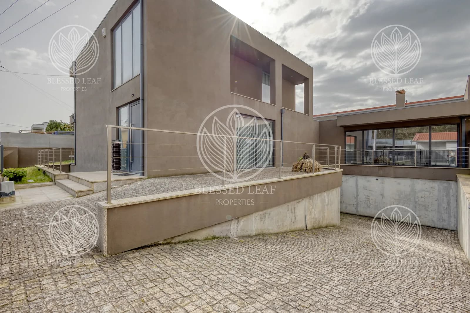 Moradia T3 Como Nova em Perafita — Piscina, Garagem Ampla e Localização de Excelência thumbnail 5